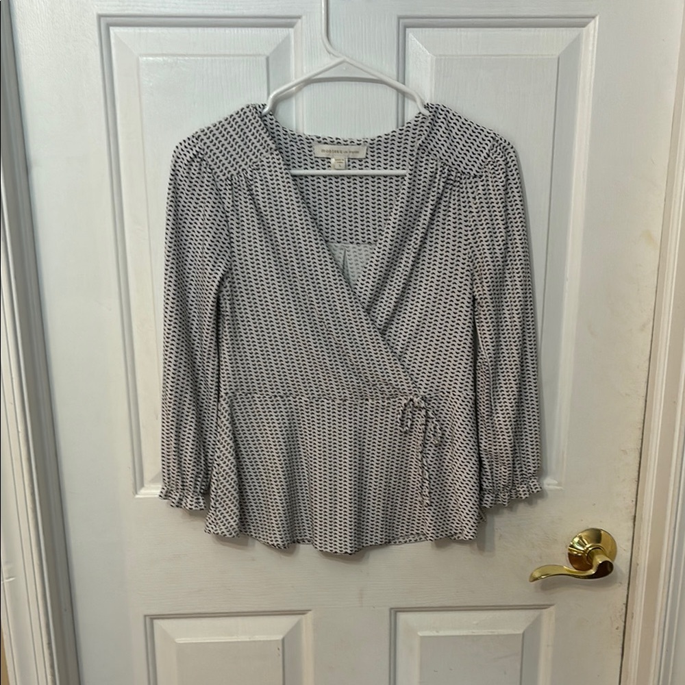 Gray and White 3/4 Sleeve Wrap Peplum Blouse